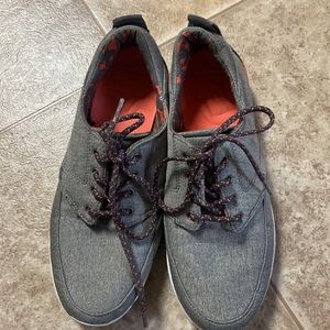 Reef shoes. Size 8